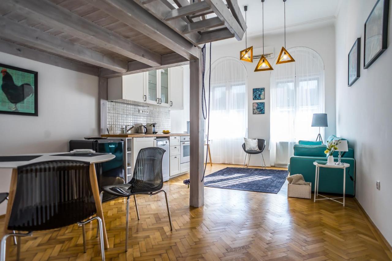 Ybl Apartment City Center Székesfehérvár Екстериор снимка